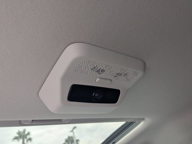 Certified 2025 Kia Carnival SX FWD image 20