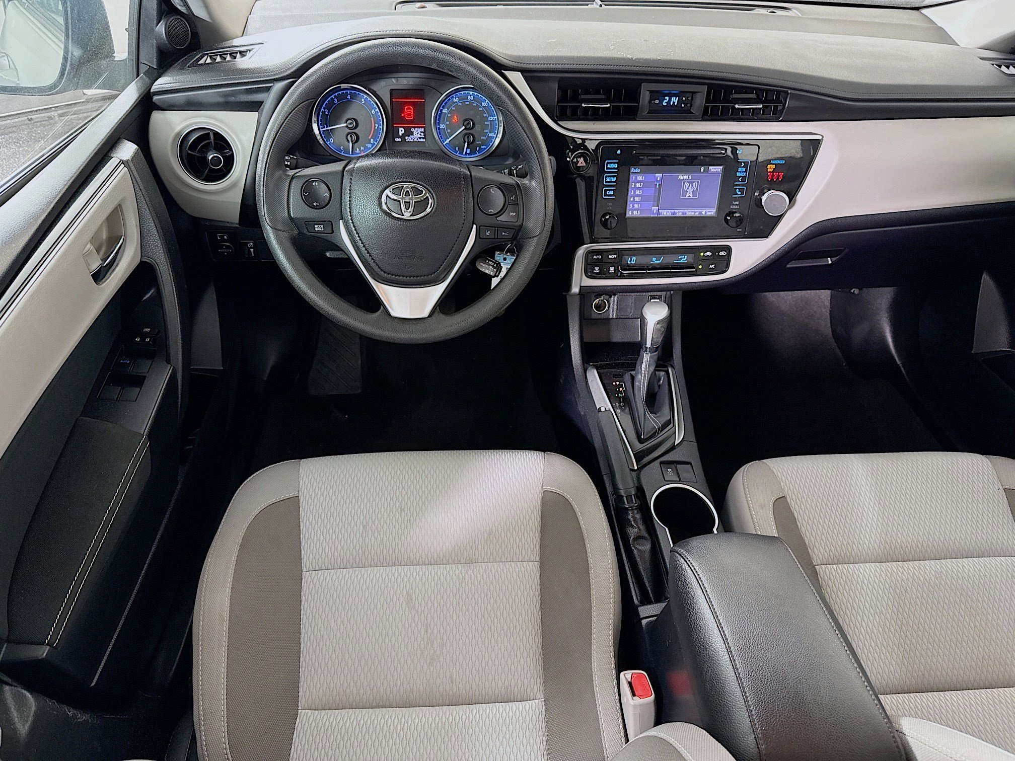 Used 2019 Toyota Corolla LE FWD image 17