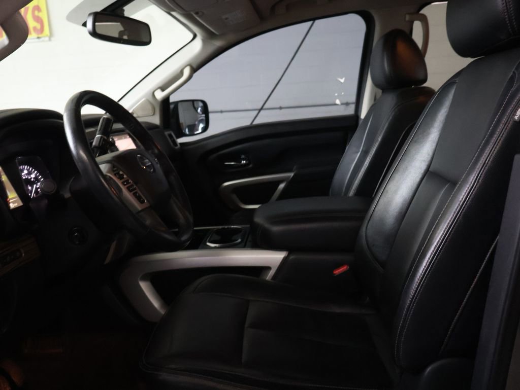 Used 2017 Nissan Titan SL image 17