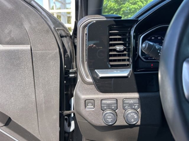 Used 2023 Chevrolet Silverado 1500 LT AWD/4WD image 26