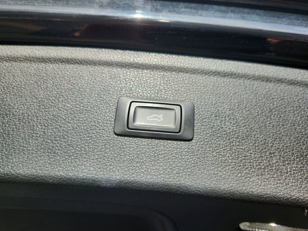 Used 2018 Audi Q5 2.0T Premium image 13