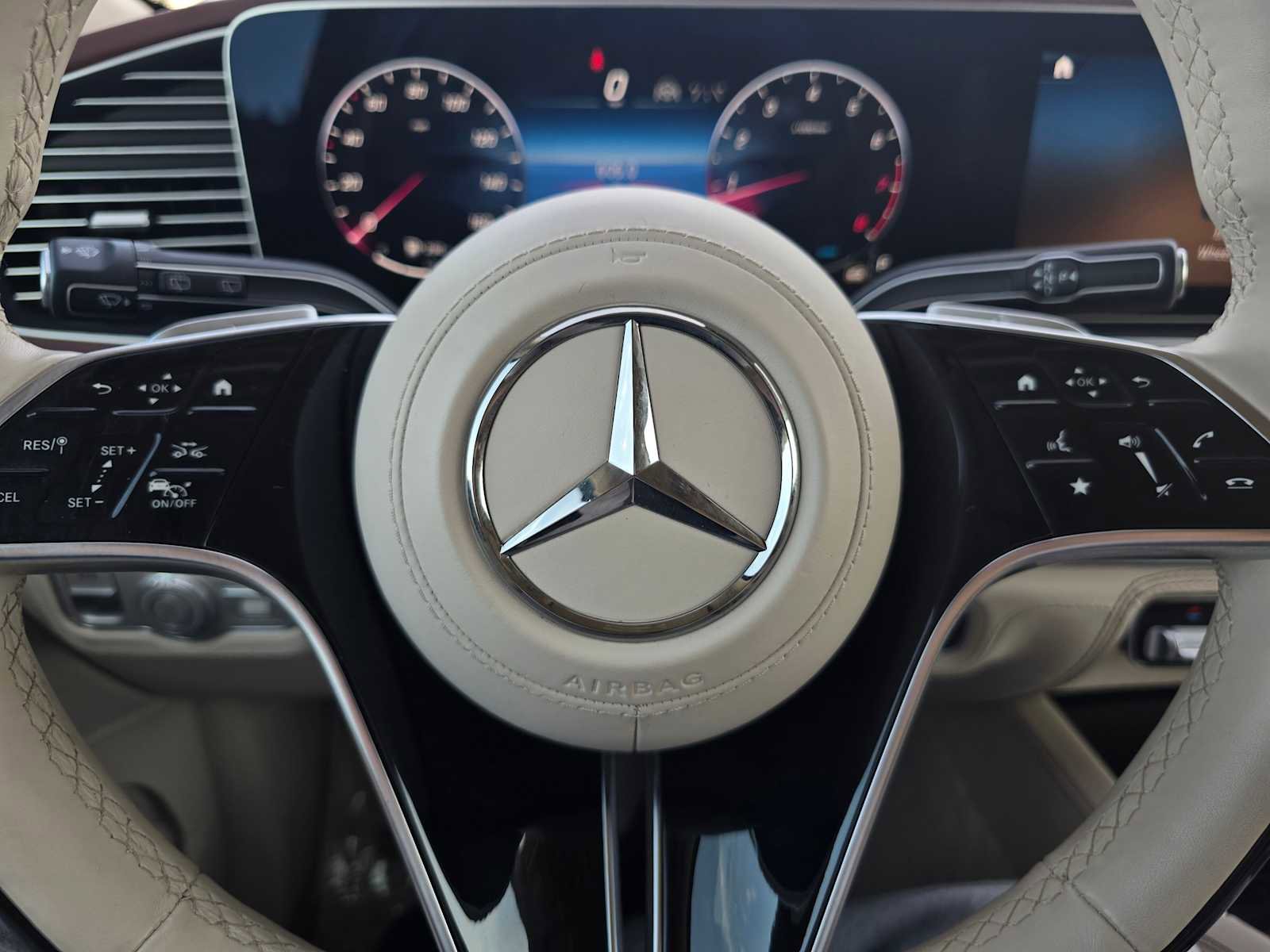 Used 2024 Mercedes-Benz Maybach GLS 600 4MATIC image 25