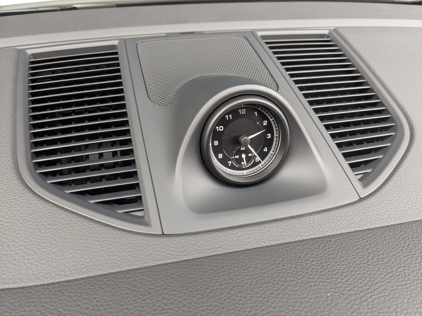 New 2026 Porsche Macan image 21