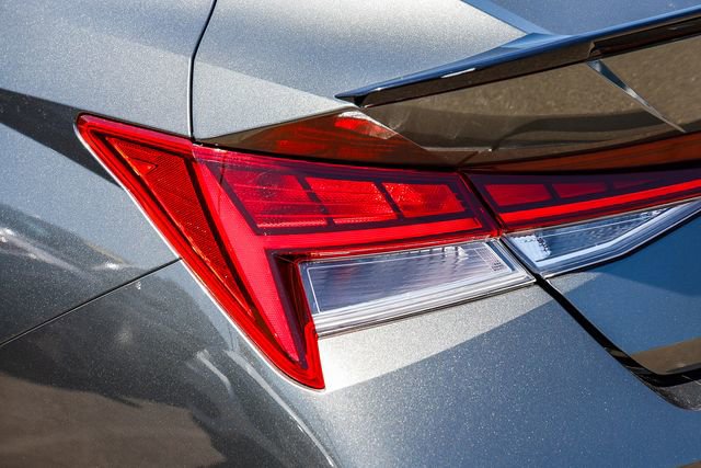 Certified 2025 Hyundai Elantra SEL FWD image 8