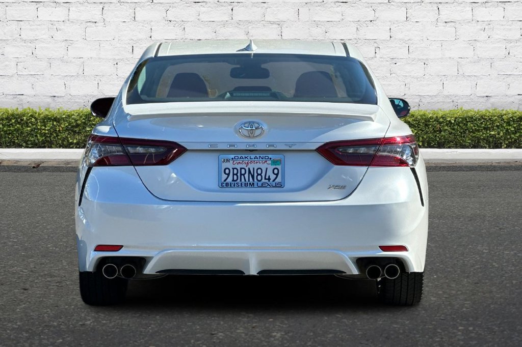Used 2022 Toyota Camry XSE FWD image 5