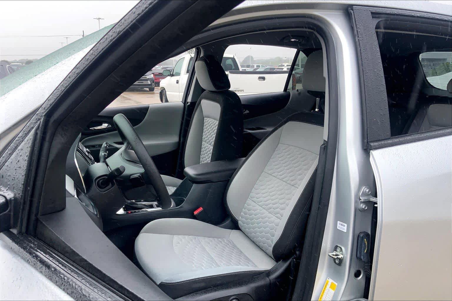Used 2020 Chevrolet Equinox LS w/ LS Convenience Package FWD image 7