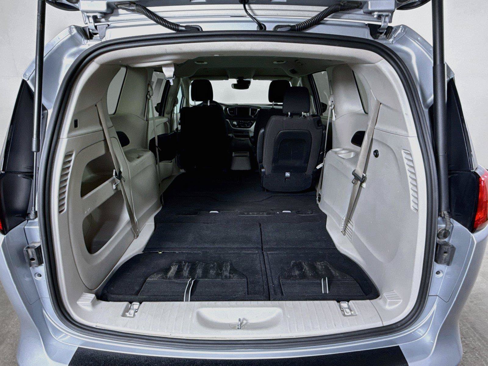 Used 2023 Chrysler Voyager LX FWD image 24