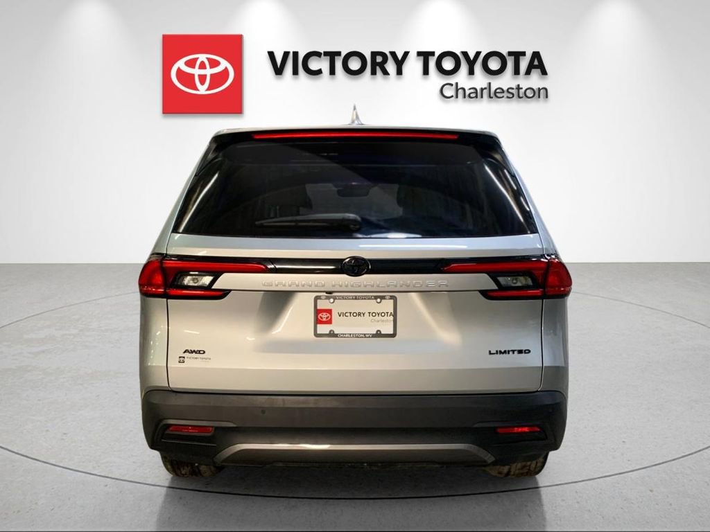 Used 2024 Toyota Grand Highlander Limited image 4