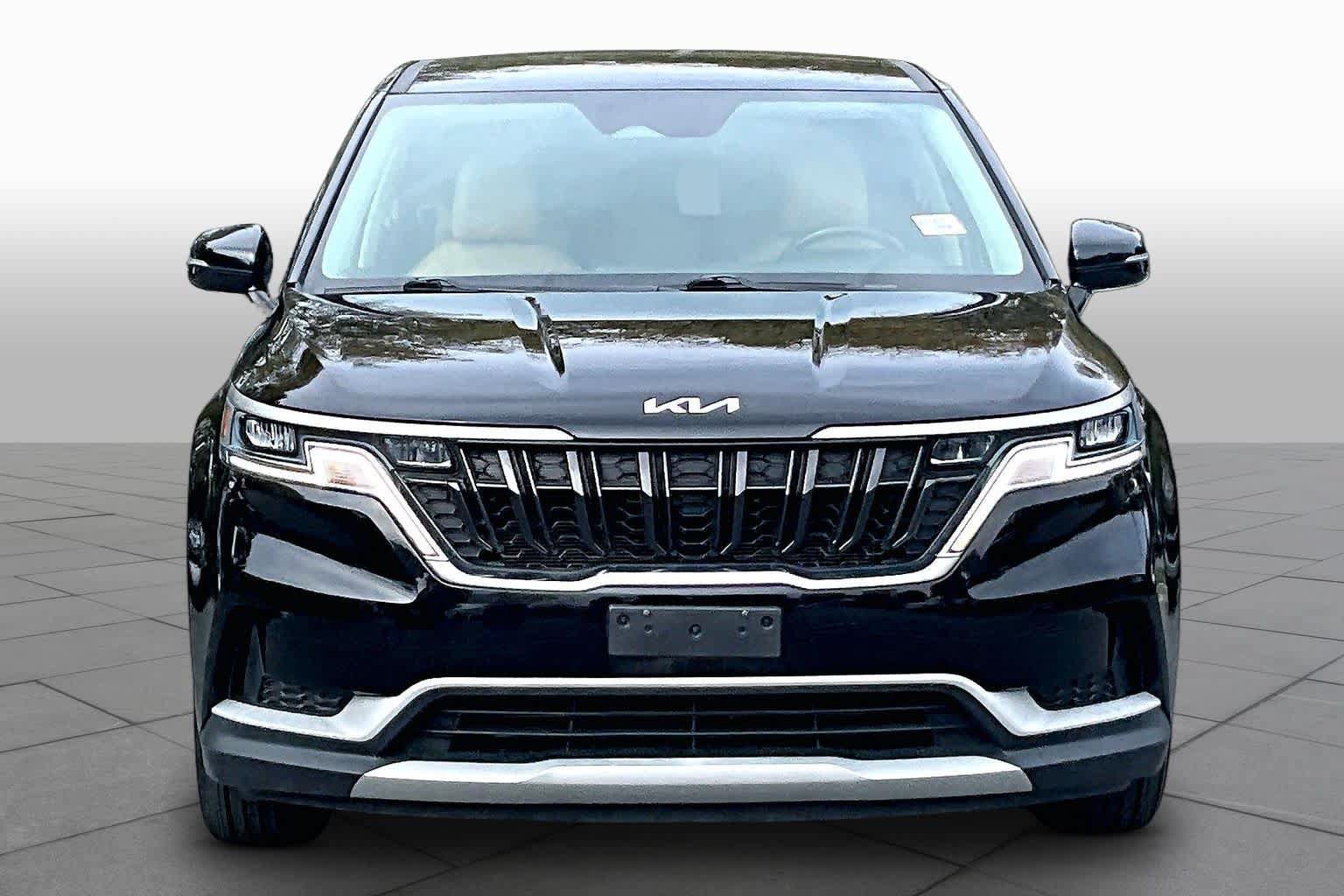 Used 2022 Kia Carnival LX FWD image 4