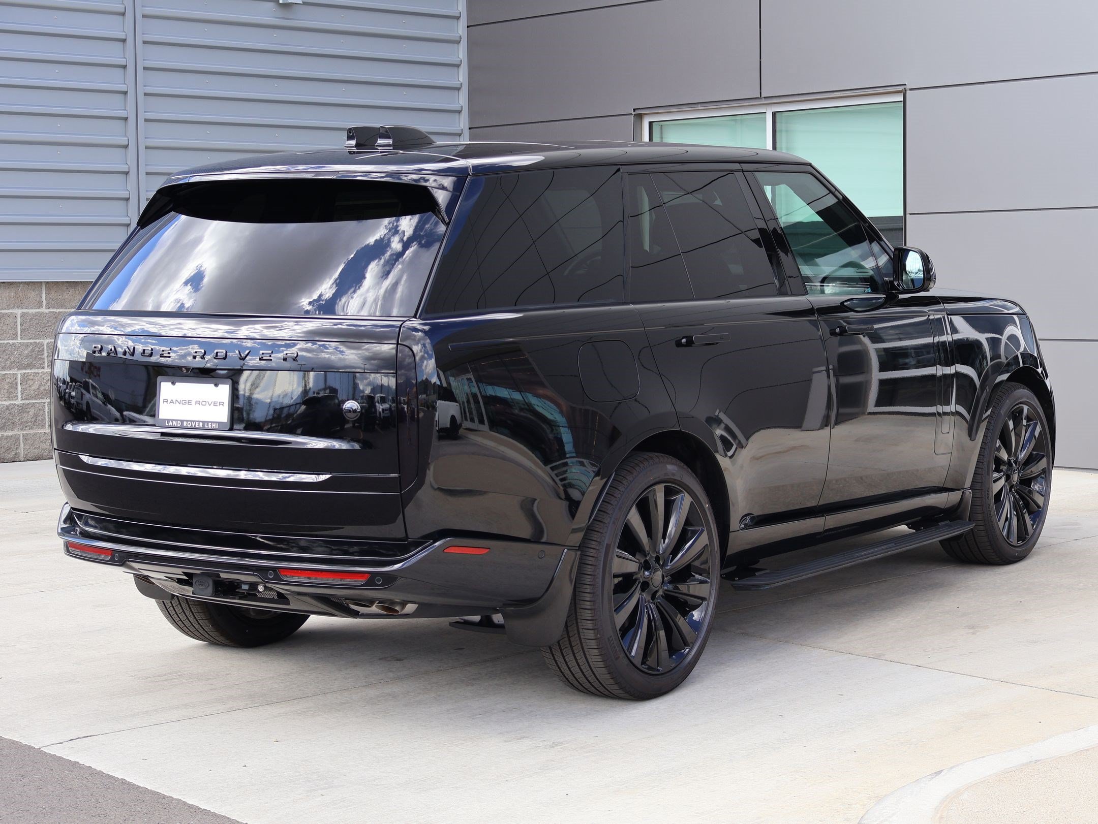 New 2026 Land Rover Range Rover SV AWD/4WD image 5