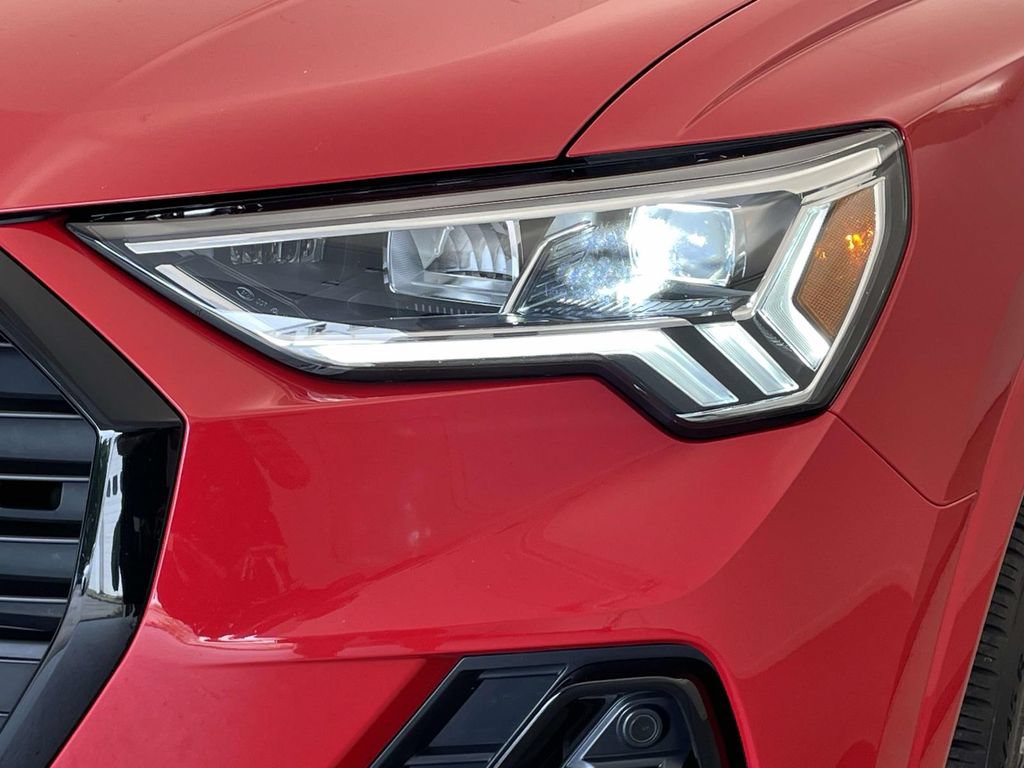 Certified 2025 Audi Q3 2.0T Premium w/ Convenience Package AWD/4WD image 15