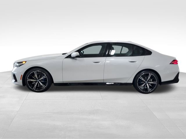 Used 2025 BMW 530i w/ M Sport Package image 8