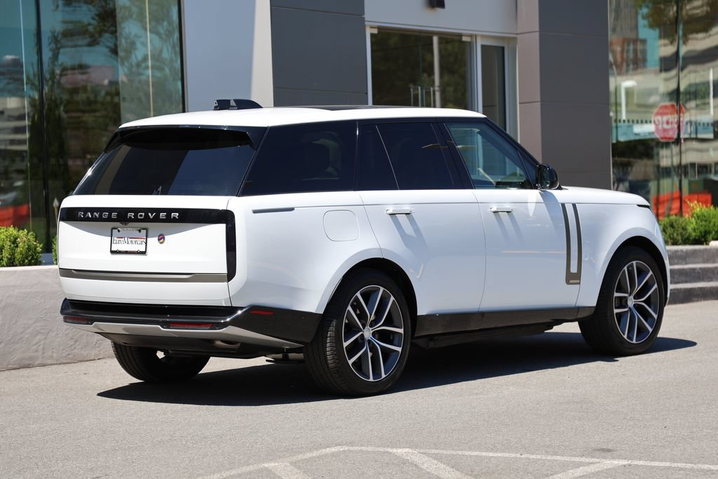Used 2024 Land Rover Range Rover Autobiography AWD/4WD image 4