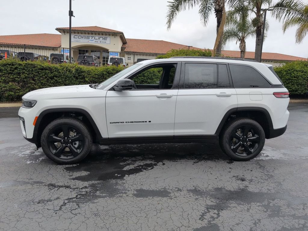 New 2026 Jeep Grand Cherokee Limited w/ Limited Altitude Package RWD image 8