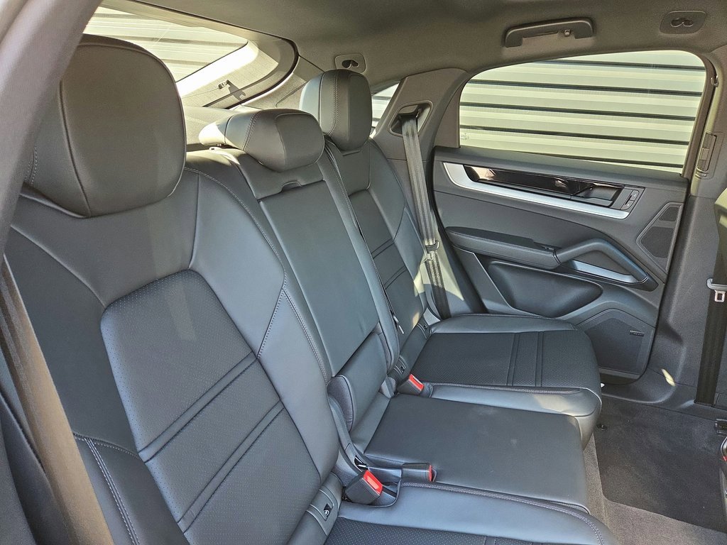 New 2026 Porsche Cayenne Coupe image 21