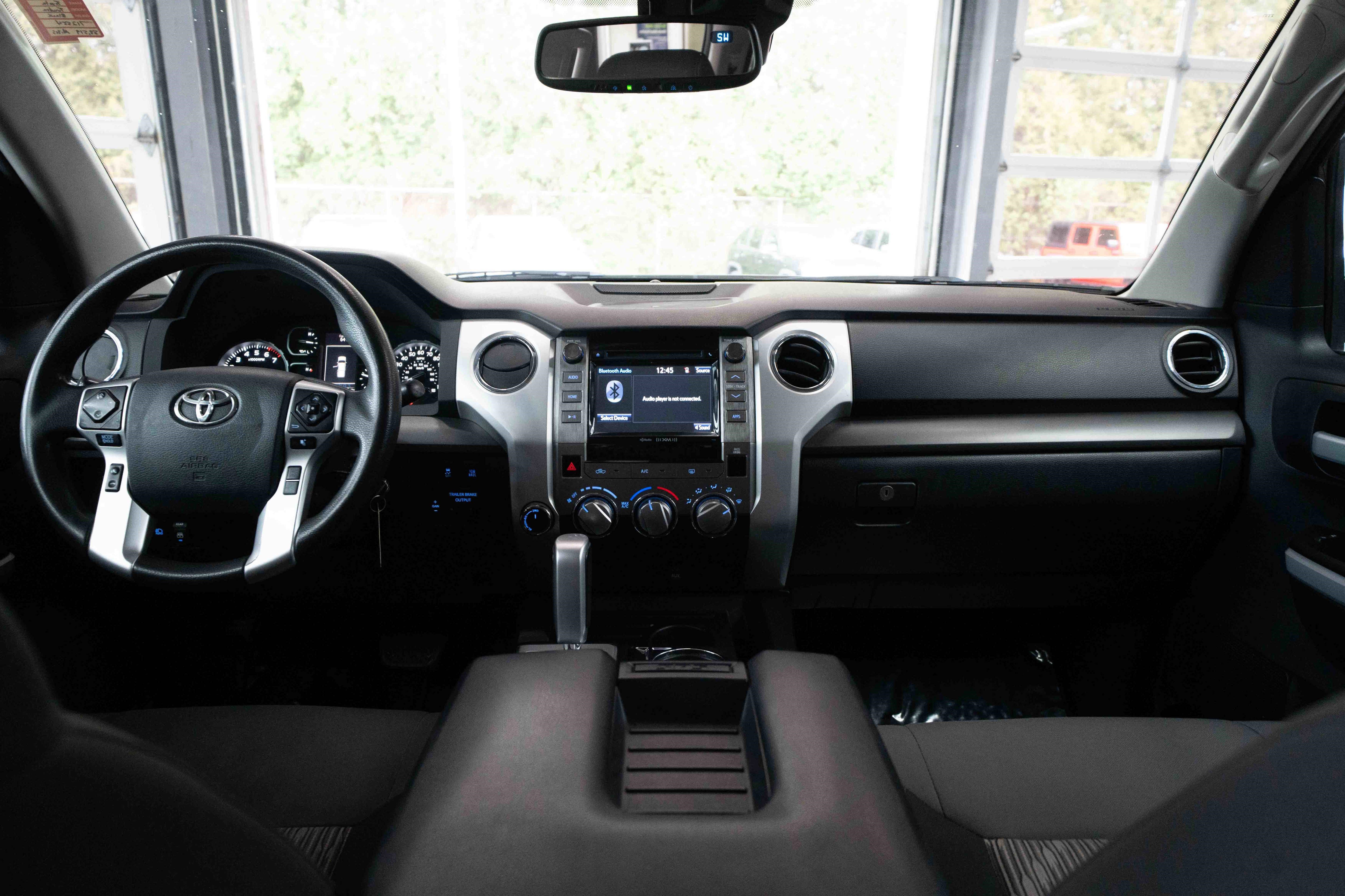 Used 2018 Toyota Tundra SR5 w/ TRD Off Road Package AWD/4WD image 20