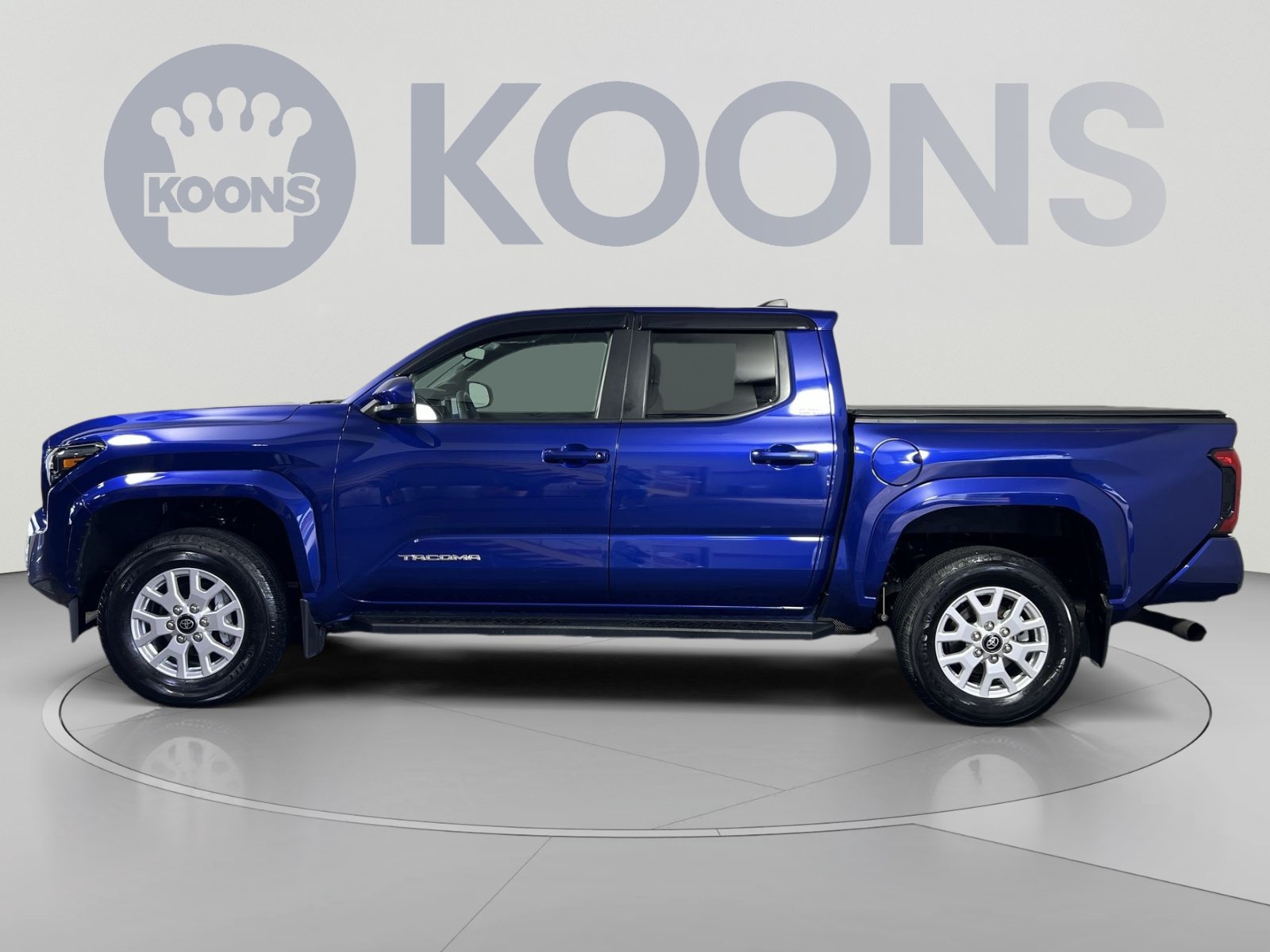 Used 2024 Toyota Tacoma SR5 AWD/4WD image 2