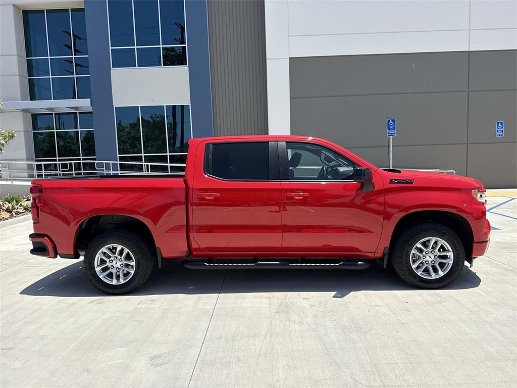 Used 2023 Chevrolet Silverado 1500 RST w/ Z71 Off-Road Package image 2