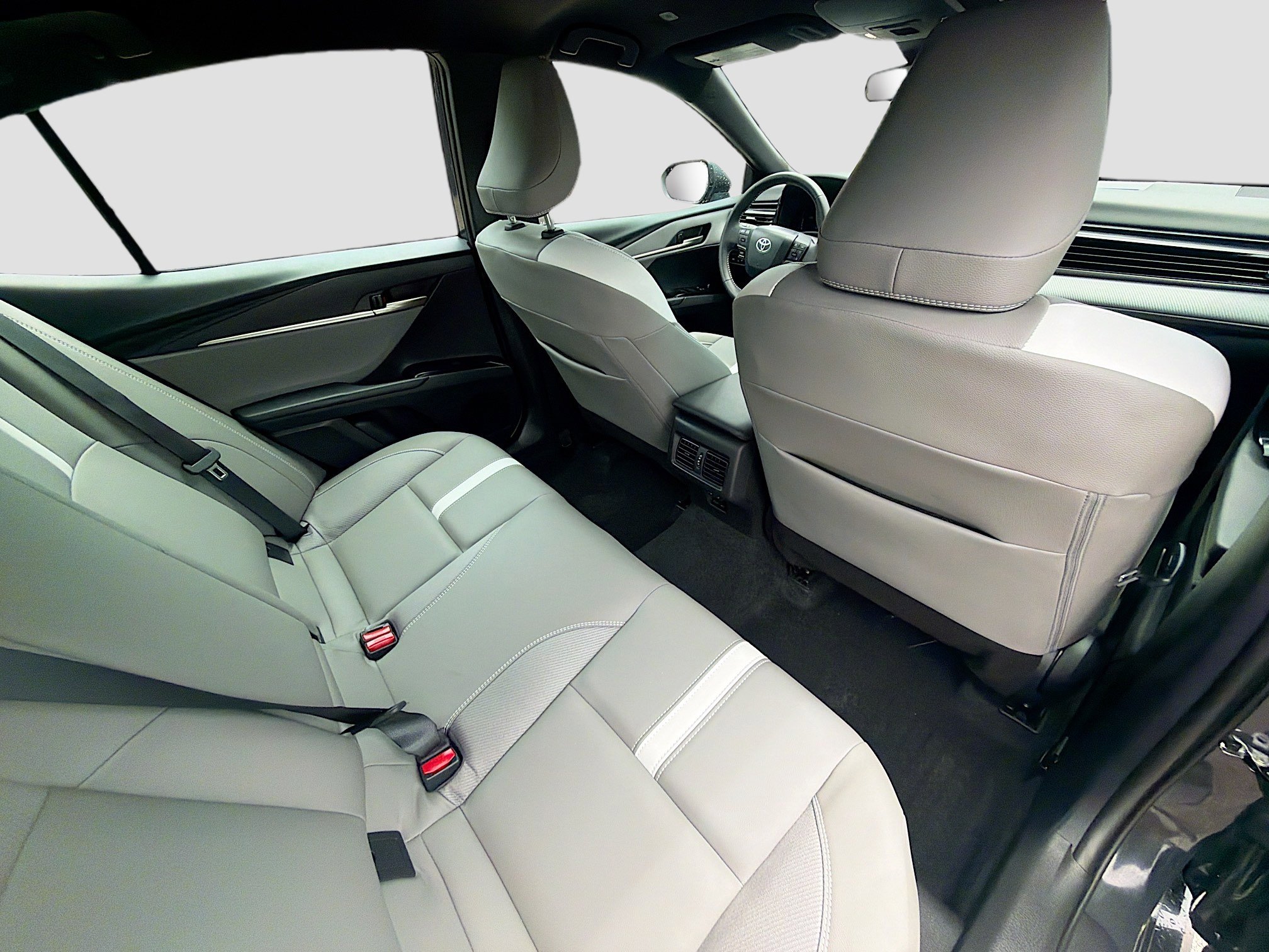 Used 2026 Toyota Camry SE FWD image 29