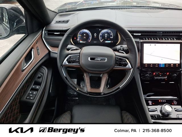 Used 2025 Jeep Grand Cherokee L Summit AWD/4WD image 15