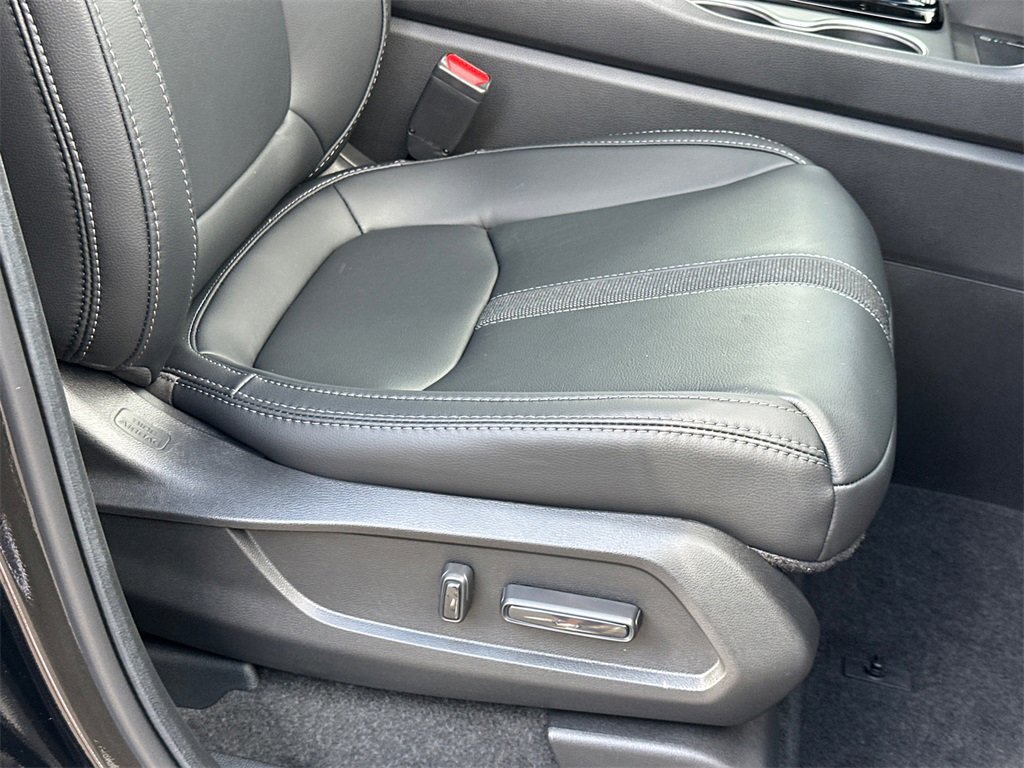 New 2025 Honda Pilot Touring image 10
