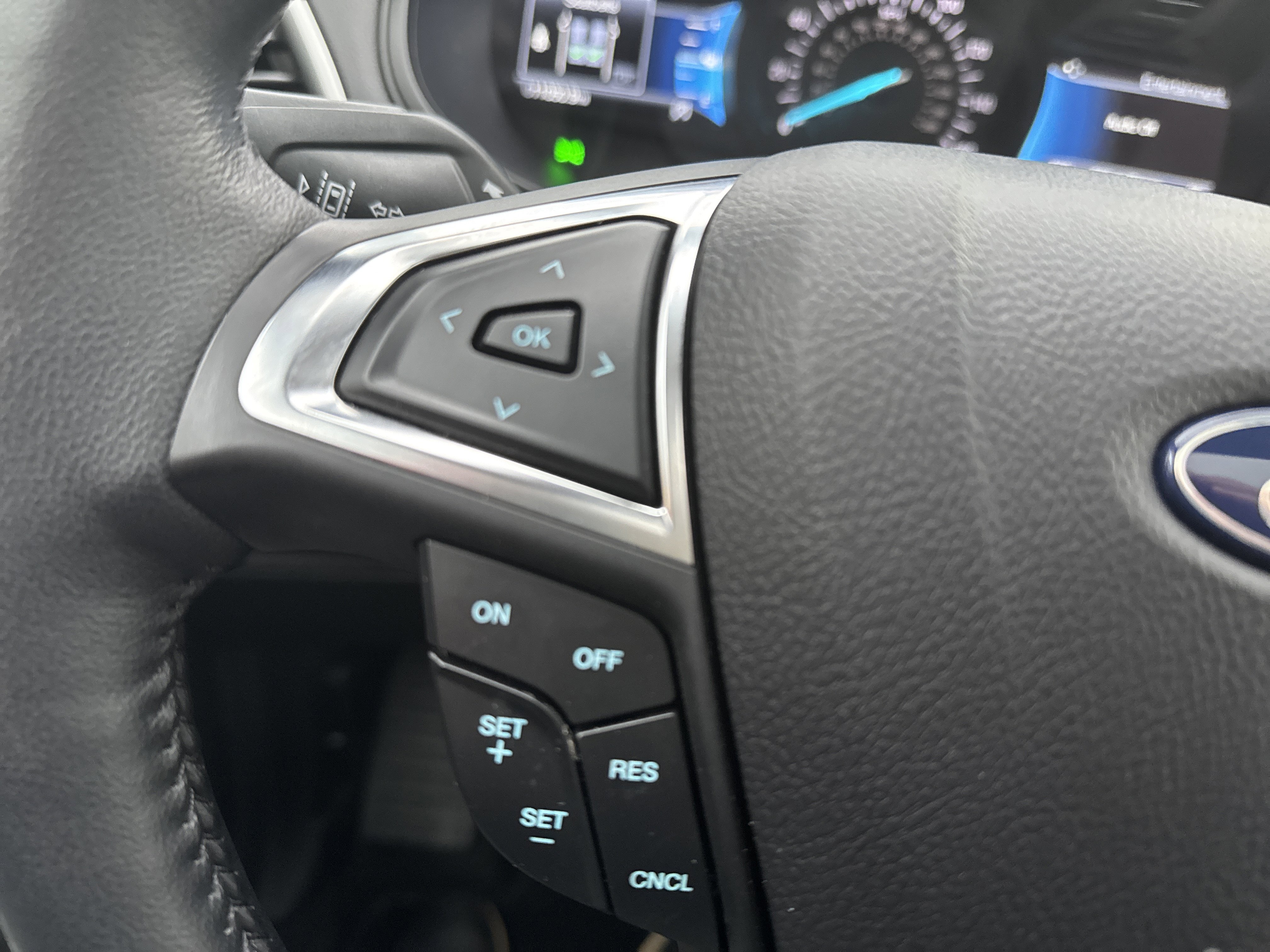 Used 2024 Ford Edge SEL w/ Convenience Package image 14