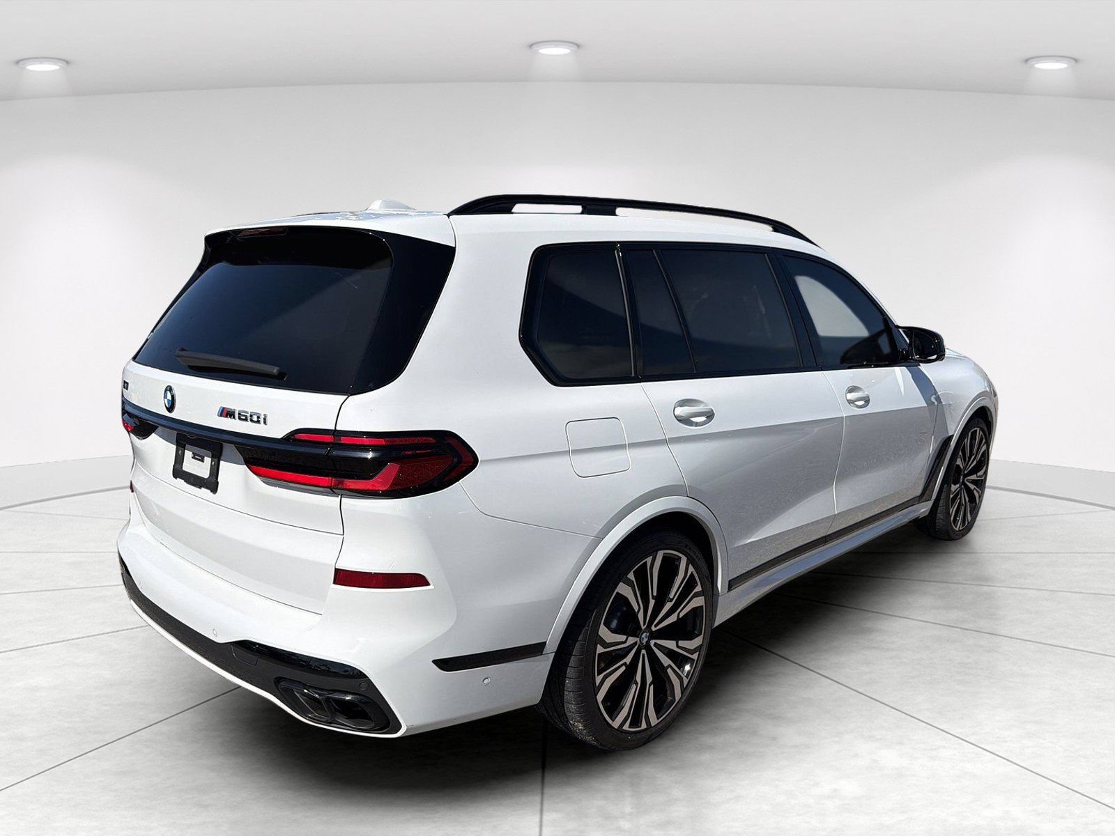 Used 2024 BMW X7 M60i w/ Executive Package AWD/4WD image 4