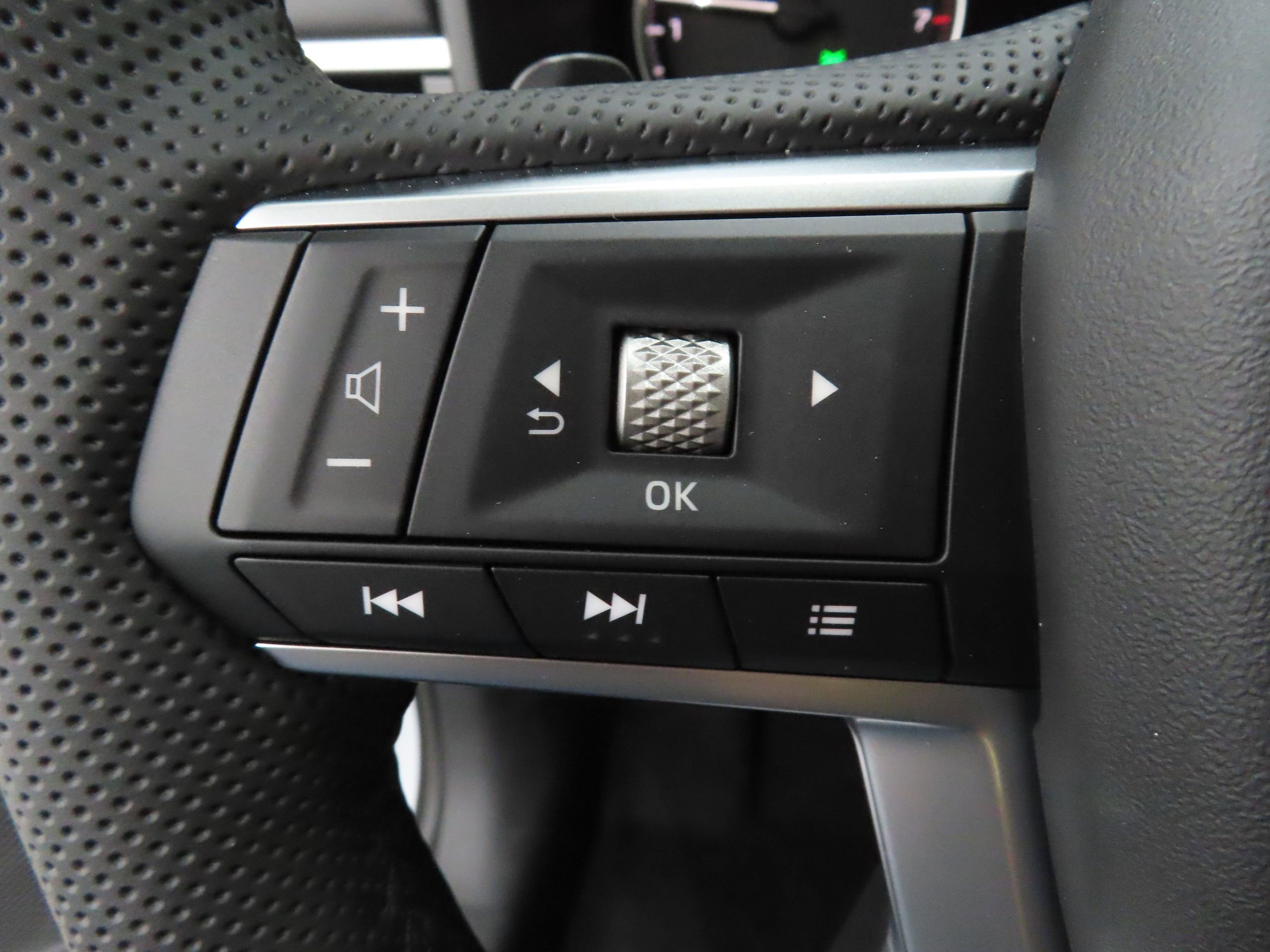 New 2026 Mitsubishi Outlander SE AWD/4WD image 11