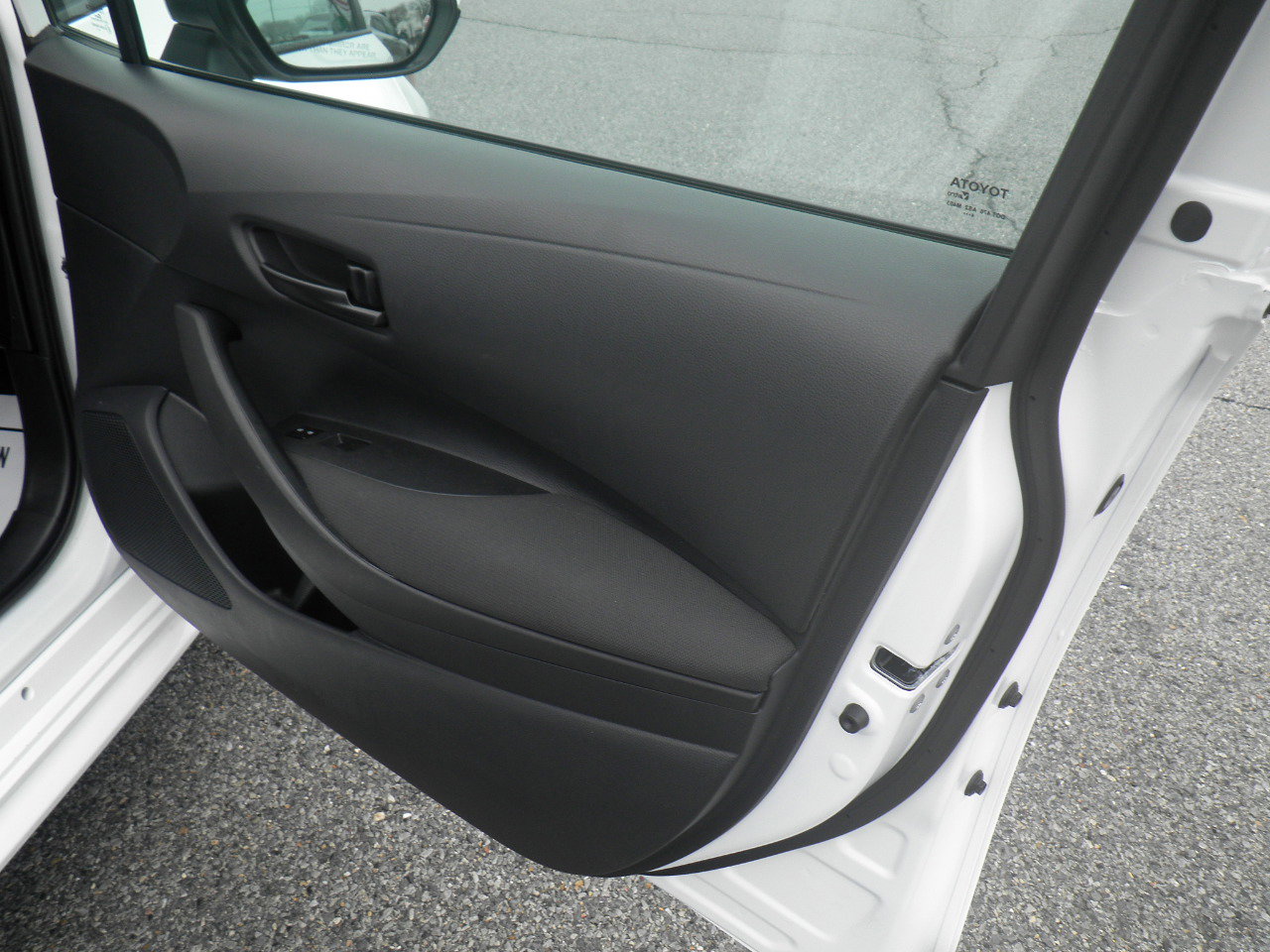 Used 2025 Toyota Corolla LE FWD image 26