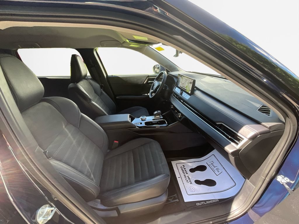 Used 2025 Mitsubishi Outlander SE AWD/4WD image 26