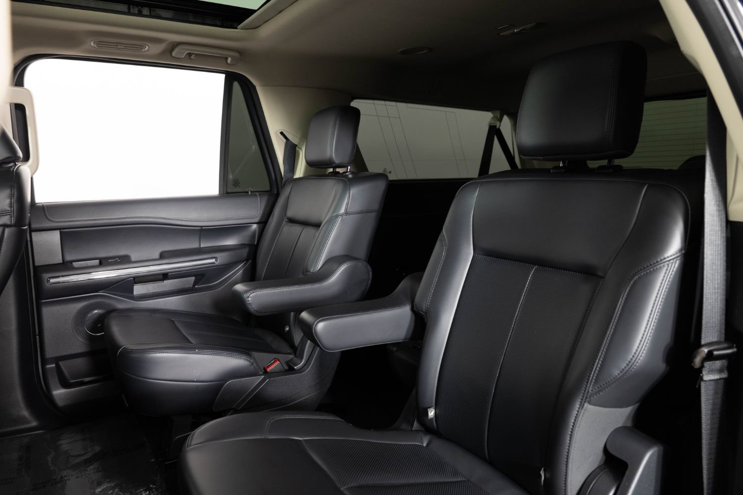 Used 2023 Ford Expedition Max XLT AWD/4WD image 18