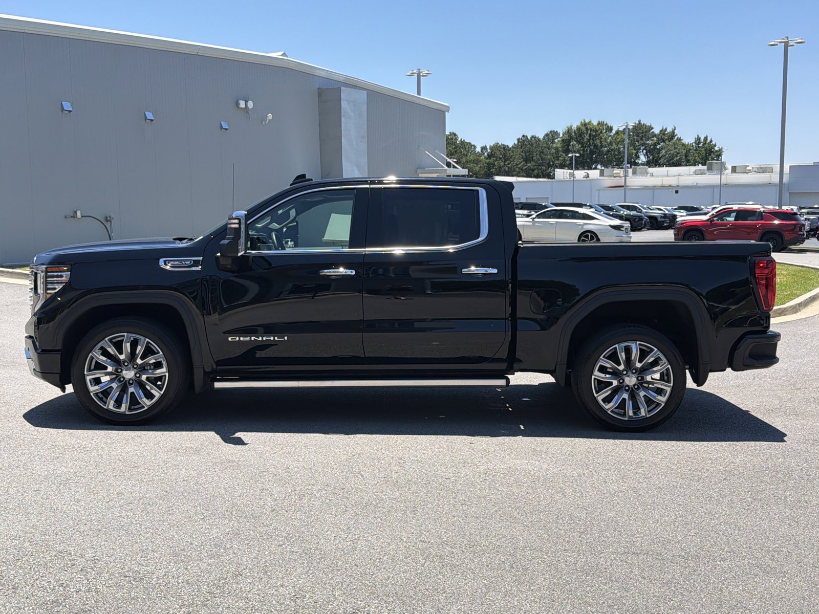Used 2024 GMC Sierra 1500 Denali w/ Denali Reserve Package AWD/4WD image 9