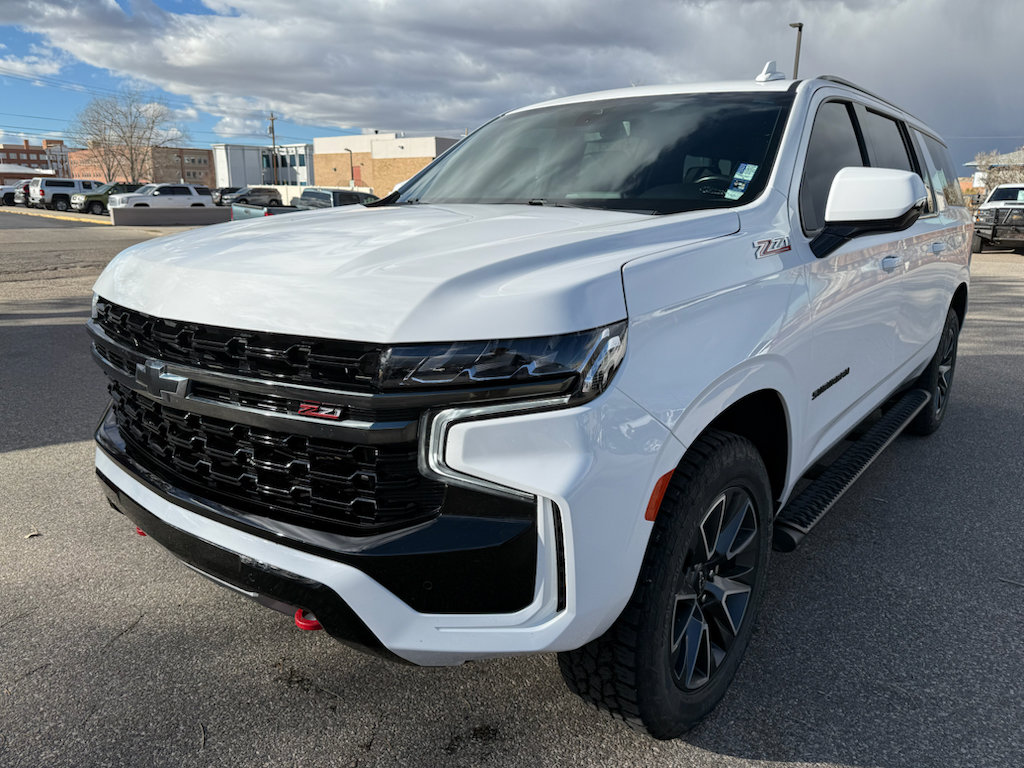 Used 2022 Chevrolet Suburban Z71 image 2