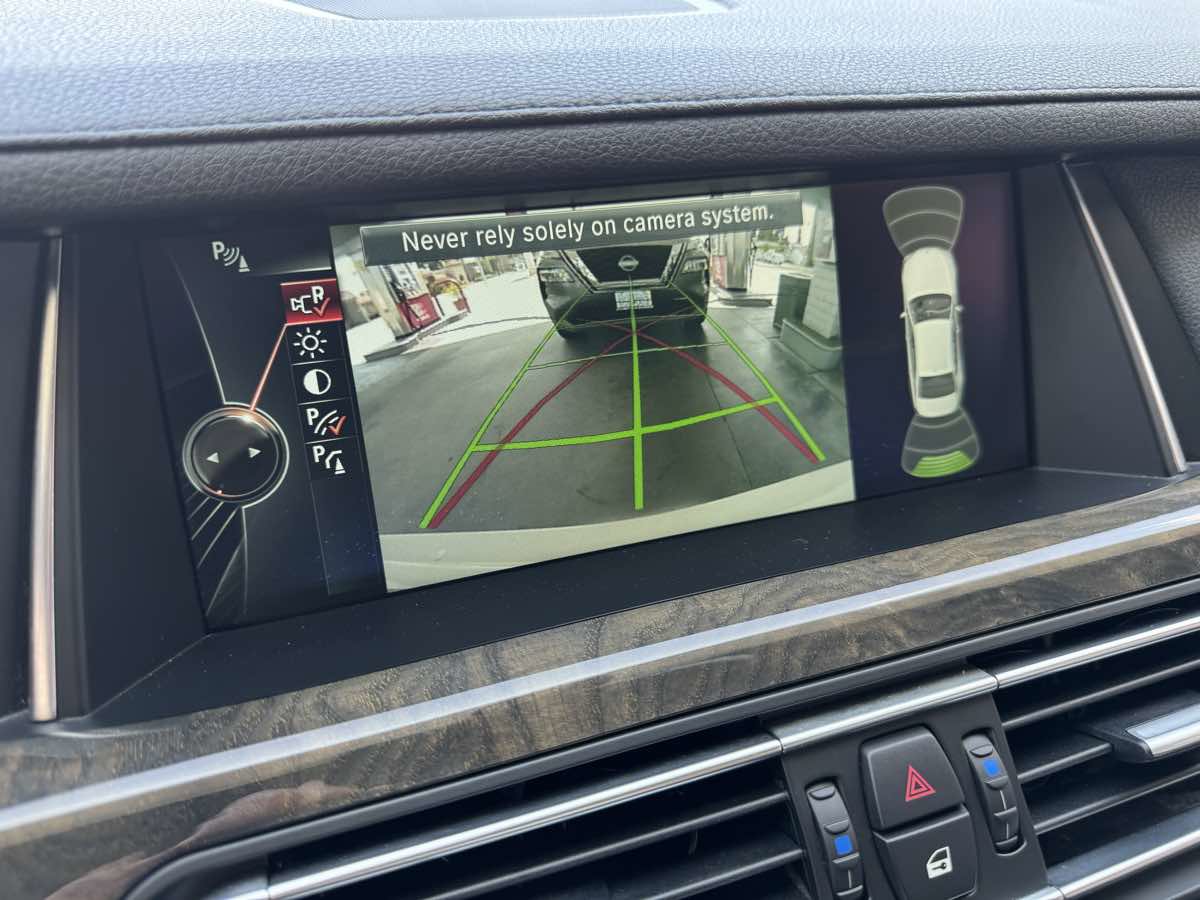 Used 2014 BMW 740i image 29