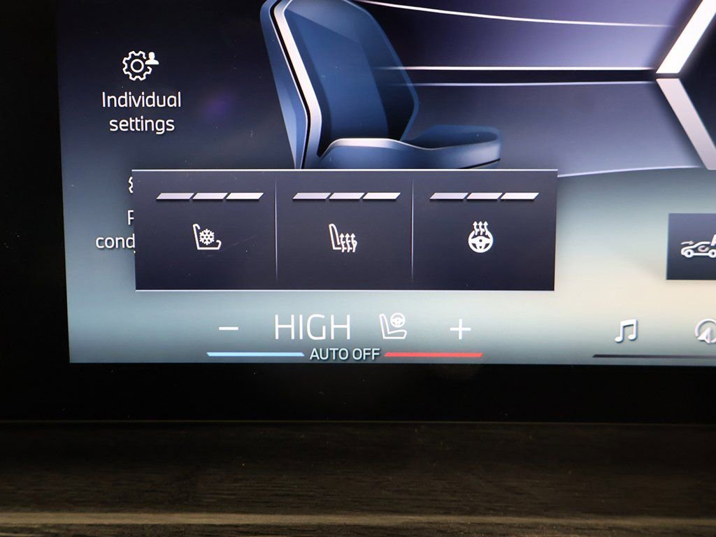 Used 2025 BMW 740i xDrive image 53