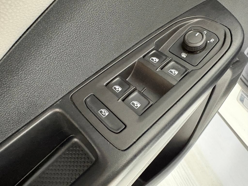 Used 2024 Volkswagen Taos SE FWD image 20