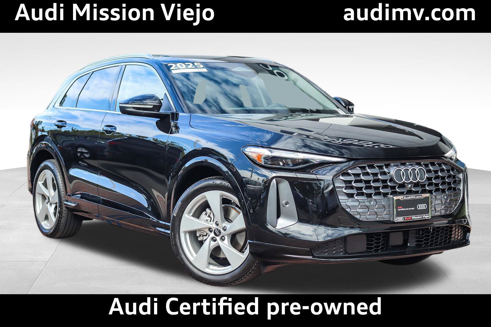Certified 2025 Audi Q5 Prestige AWD/4WD image 1