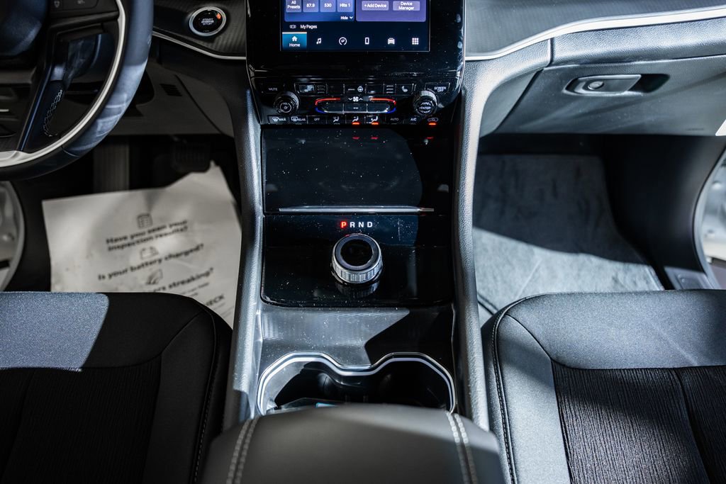 New 2025 Jeep Grand Cherokee Laredo X w/ Luxury Tech Group I image 29