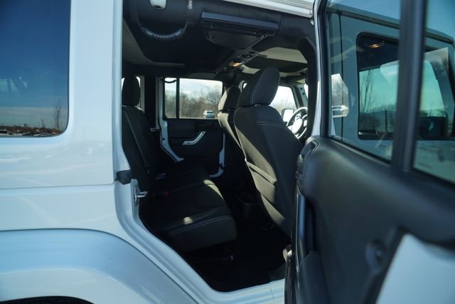 Used 2015 Jeep Wrangler Unlimited Sahara w/ Dual Top Group image 21