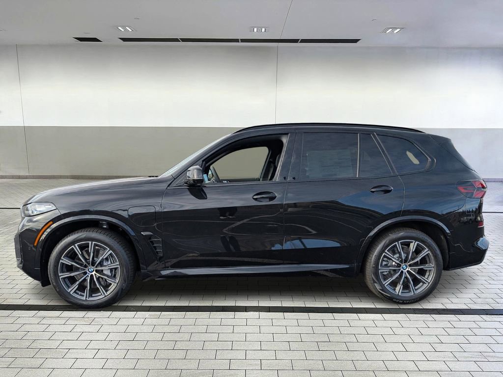 New 2026 BMW X5 xDrive50e w/ M Sport Package image 2