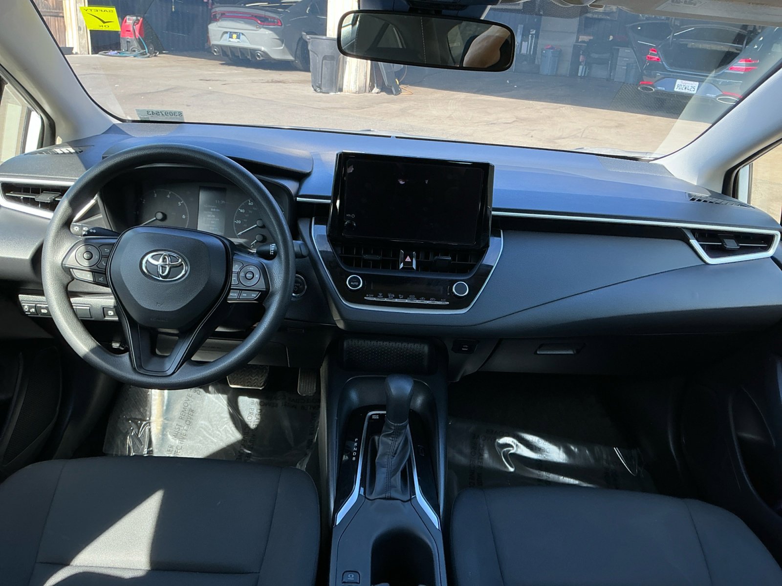 Used 2025 Toyota Corolla LE w/ Convenience Package image 15