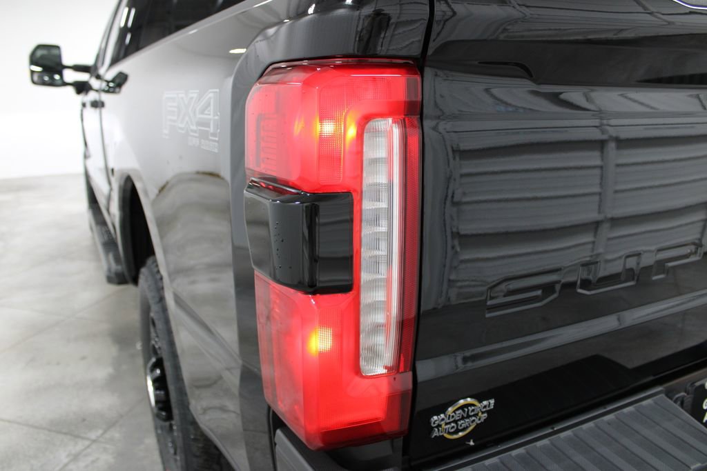 New 2026 Ford F250 Lariat w/ Black Appearance Package image 30