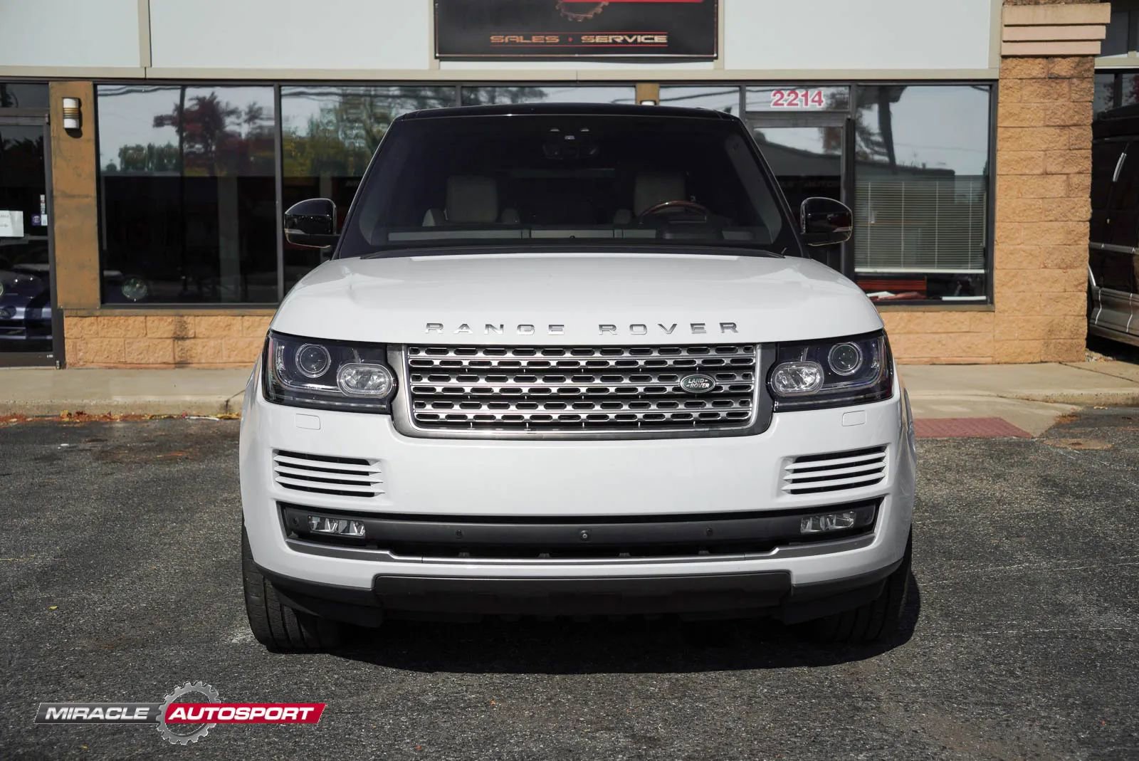 Used 2017 Land Rover Range Rover Long Wheelbase Supercharged image 2