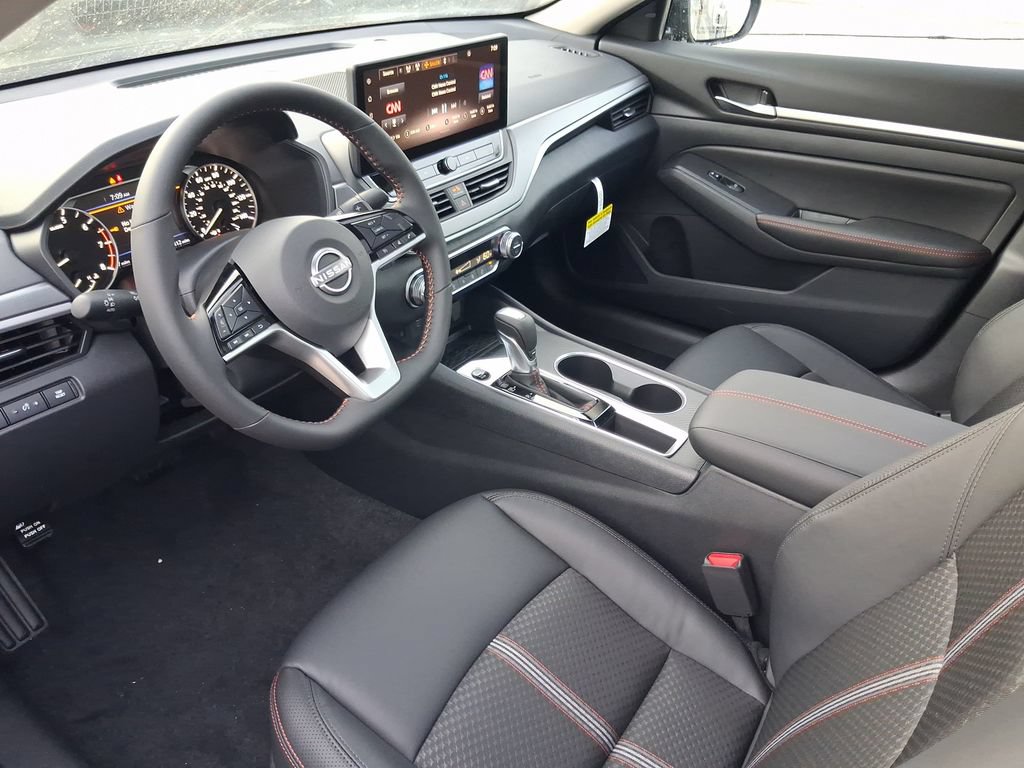 New 2026 Nissan Altima 2.5 SR w/ SR Midnight Edition Package FWD image 7