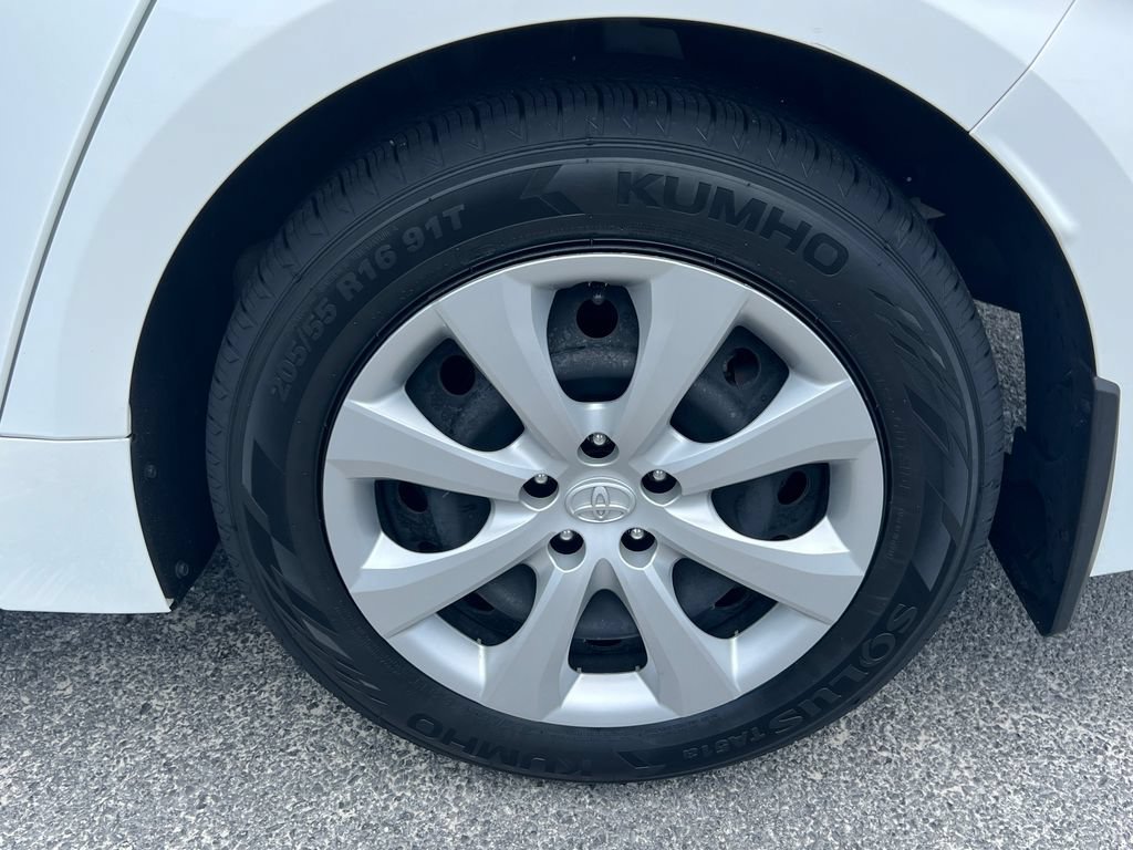 Used 2022 Toyota Corolla LE FWD image 14