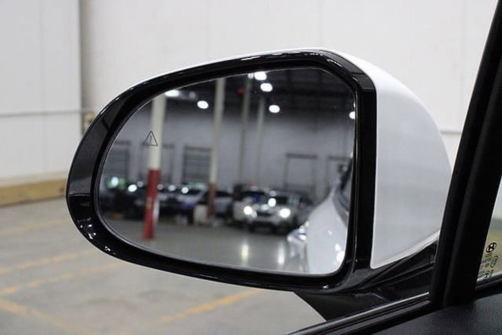 Used 2022 Hyundai Santa Fe SEL Premium w/ Cargo Package image 43