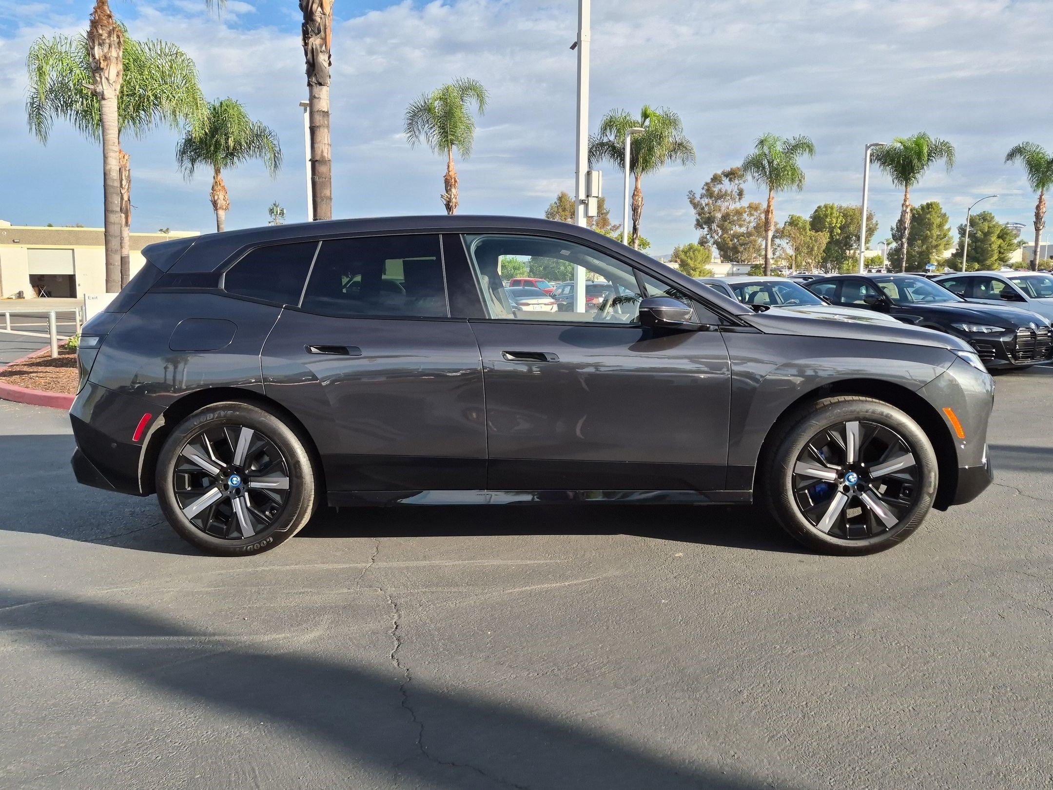 Certified 2025 BMW iX xDrive50 AWD/4WD image 11
