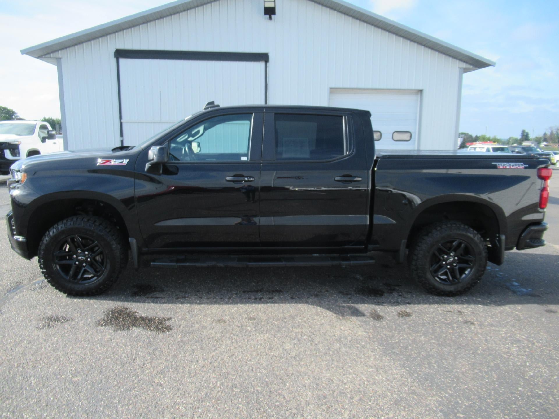 Used 2021 Chevrolet Silverado 1500 LT Trail Boss w/ Bed Protection Package AWD/4WD image 8
