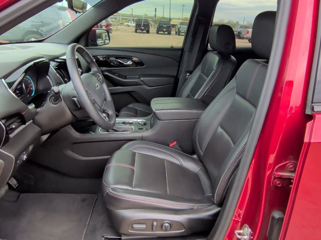 Used 2022 Chevrolet Traverse RS image 12