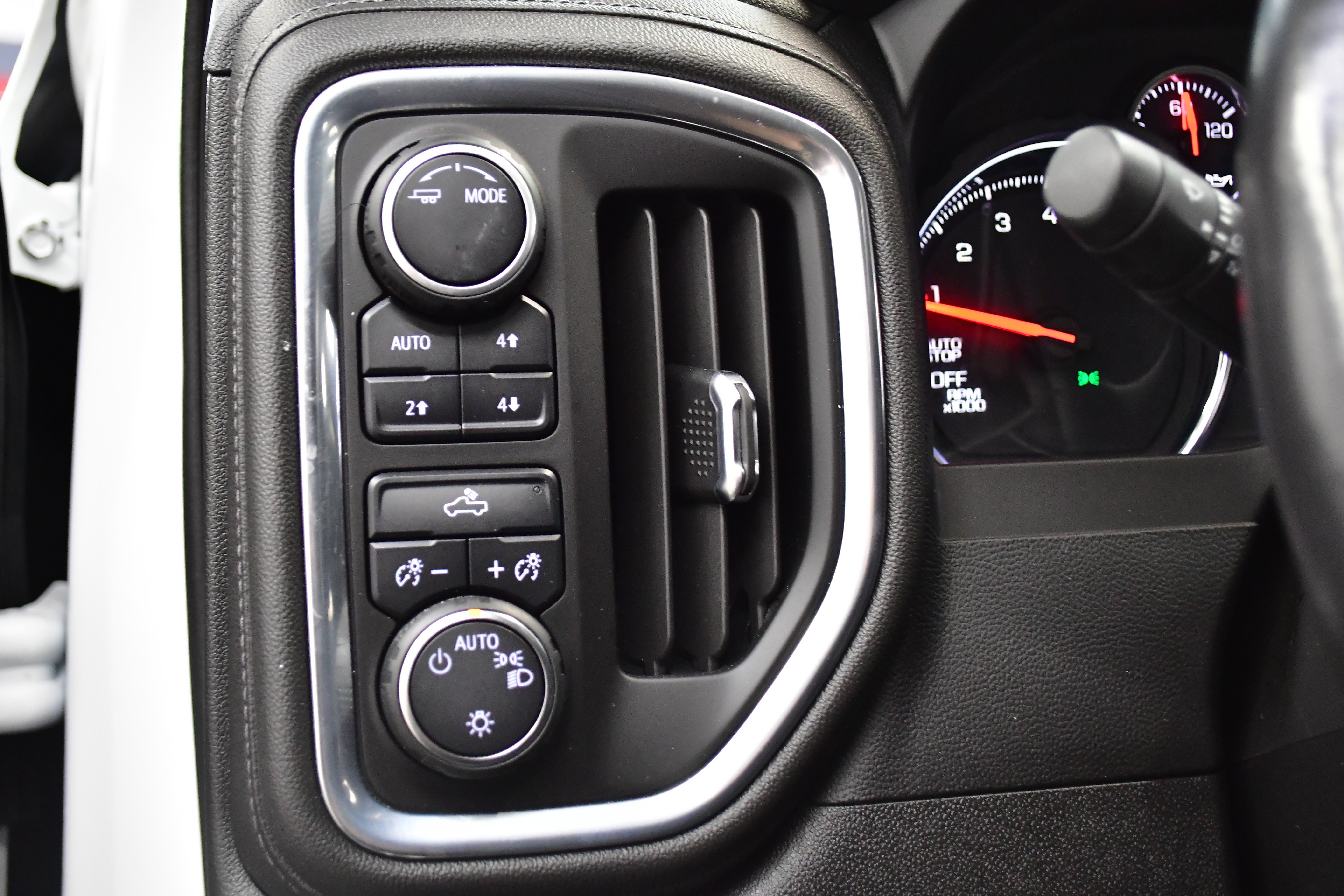 Used 2022 Chevrolet Silverado 1500 LT AWD/4WD image 13